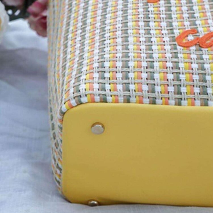 ArkikaWovenCatCarriere.jpg ArkikaWovenCatCarriere.jpg